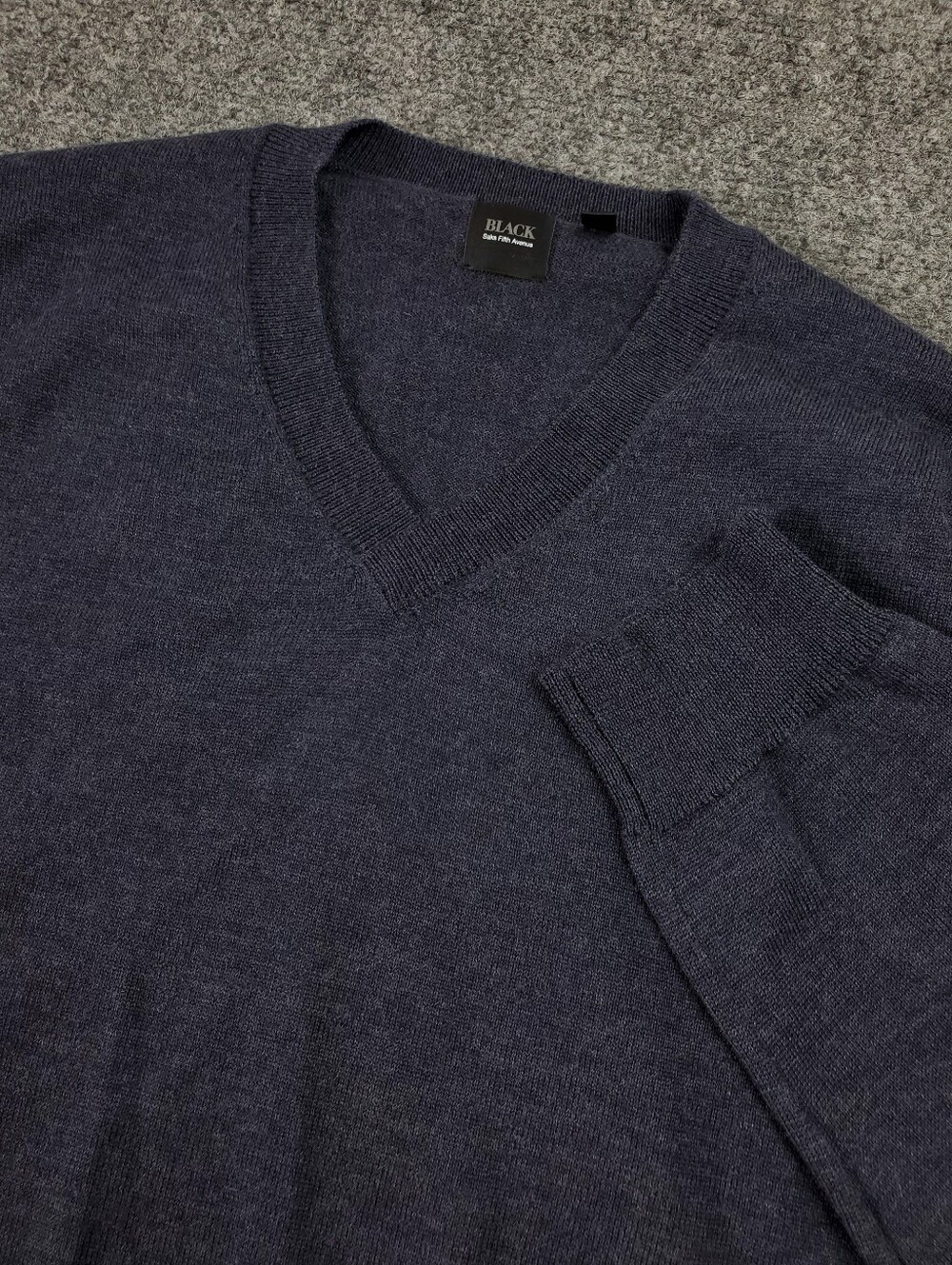 Black Saks Fifth Avenue Wool V Neck Sweater Large Navy Blue Pullover Classic